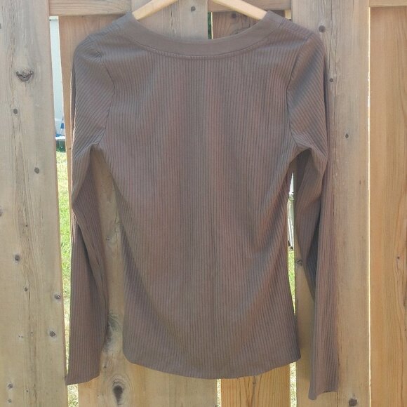 LOVELY Ribbed Long Sleeve Shirt R.W. & Co. Women's Medium BNWT Olive Gre… - Picture 4 of 9